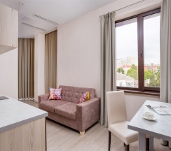 Апартаменты Панорама с кроватью King Size и кухней в Golden Tulip