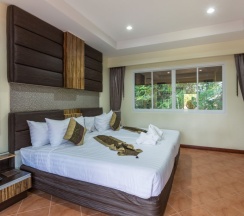 Семейный номер Deluxe с балконом и с видом на море в Отель Royal Beach Boutique Resort & Spa