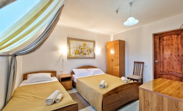 3-х местный мансарда в Век