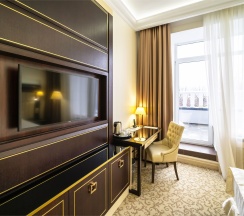Стандартный номер с балконом и 1 двуспальной кроватью в 7 Avenue Hotel&SPA