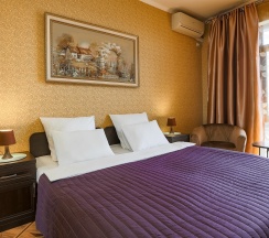 2. Люкс с балконом в Art Home