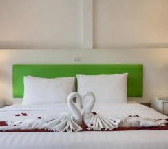 Двухместный номер Deluxe (2 отдельные кровати) в Armoni Patong Beach Hotel
