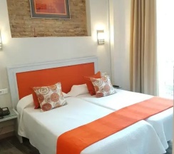Двухместный номер Superior 2 отдельные кровати в Hotel y Apartamentos Doña Lola
