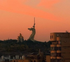 Номер категории «Семейный с видом на скульптуру «Родина-мать зовёт» в Hilton Garden Inn Volgograd