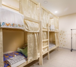 Кровать в общем номере (мужской номер) в Рус