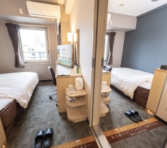 Двухместный семейный номер Standard 2 отдельные кровати в Natural Hot Springs Spa Hotel Hananoi Osaka