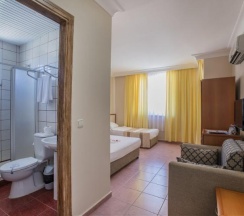 Двухместный номер Standard с балконом двуспальная кровать в Club Big Blue Suit Hotel
