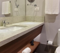Трёхместный номер Superior в JL Hotel by Bourbon