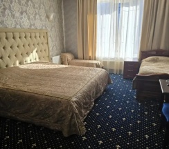 Трёхместный номер Standard в Golden House