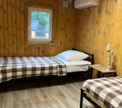 Домик Фрирайдера в глэмпинге в Эндемик