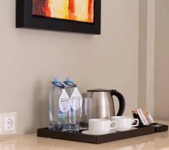 Двухместный room Guest семейный двуспальная кровать в DoubleTree by Hilton Almaty