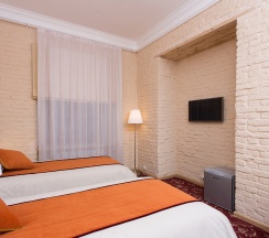 Улучшенный двухместный номер в Маросейка 2/15