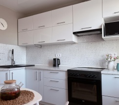 2-комнатные апартаменты, 51 м², 9 этаж в Primavera TYT-YЮT (Примавера ТУТ-УЮТ) на улице Дзержинского 44