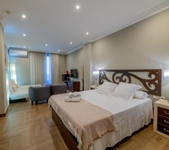 Двухместный номер Deluxe двуспальная кровать в Hotel Monasterio Granada - Adults Only