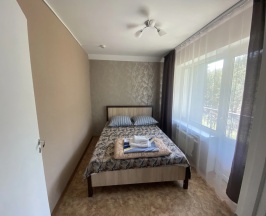 Четырёхместный номер Comfort с 2 комнатами с балконом и с красивым видом из окна в Галкино