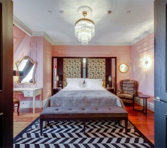 Люкс с видом на улицу или во внутренний двор в Dom Boutique Hotel