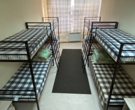 Место в восьмиместном мужском номере в 4Комнаты