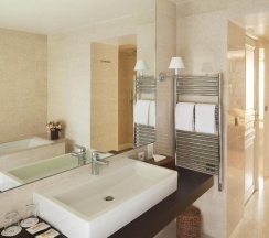 Двухместный номер Prestige двуспальная кровать в Hotel du Danube Saint Germain