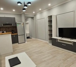 Студия c 1 комнатой в Bg Apartments