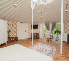 Юрта Зори в Папоротник