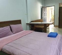 Двухместный номер Standard Цокольный этаж двуспальная кровать в Rayonghouse Resort