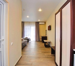 3-местный номер люкс в Diamond Delux Hotel