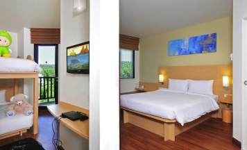 Четырёхместный семейный номер Standard в ibis Phuket Kata