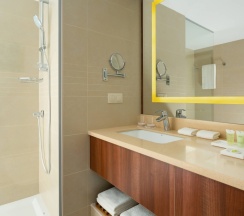 Двухместный люкс Long Stay двуспальная кровать в Courtyard by Marriott Tashkent