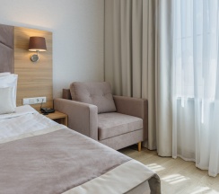 "Стандарт +"Стандартный трехместный номер с 2 отдельными кроватями и дополнительным местом в Диона