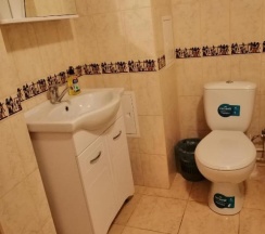 Номер люкс с 2 односпальными и 1 двуспальной кроватью в Алга