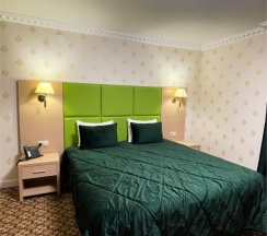 Четырехместный номер высшей категории в Сказка снежных вершин