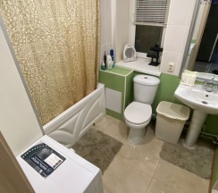 Дом с мангальной зоной в Гостевой дом в лесу у залива