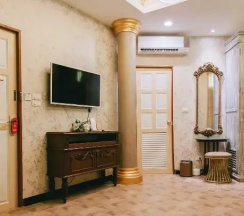 Двухместный номер Deluxe с балконом двуспальная кровать в Chuchai Buri Sri Amphawa
