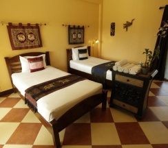 Двухместный номер Deluxe 2 отдельные кровати в Guesthouse Liam's Suan Dok Mai