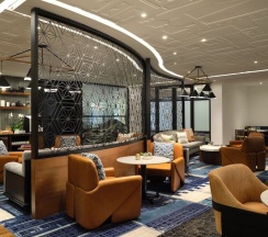 Четырёхместный клубный номер Standard 2 отдельные кровати в Austin Marriott South