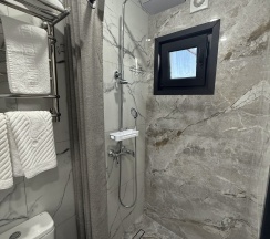 Двухместный номер с двуспальной кроватью в BoxHouse