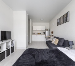 Апартаменты студия Черная лилия ApartaMIA в Семейный уголок