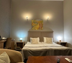 Двухместный номер Standard с балконом двуспальная кровать в Amra