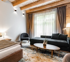 Номер Делюкс с двуспальной кроватью c видом на реку и террасой в Grand Chalet Altay