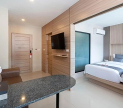 Двухместный номер Grand Deluxe с балконом (2 отдельные кровати) в Patong Bay Residence