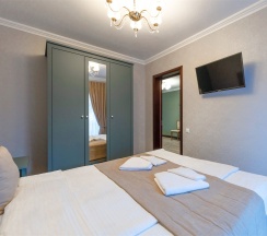 Четырехместный номер "Люкс" с балконом в Горная Роза