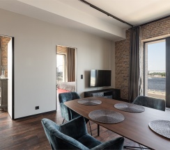 Lux апартамент для 5-х гостей с видом на реку в Sv Loft Apart