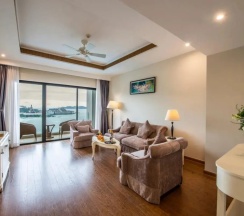 Двухместный люкс Executive с видом на океан двуспальная кровать в Vinpearl Resort & Spa Nha Trang Bay
