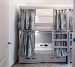 Кровать в общем номере (женский номер) в Рус