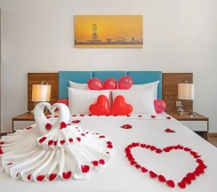 Двухместный номер Premium с балконом и с видом на реку (двуспальная кровать) в Gold Plaza Hotel Da Nang