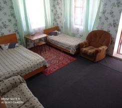 Трёхместный номер Superior с красивым видом из окна в Подсолнухи