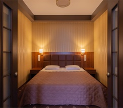 Апартаменты с ванной и балконом в My Favourite Garden Hotel