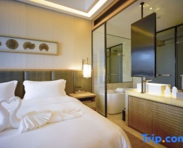 Двухместный номер Standard с видом на море двуспальная кровать в Harman Resort Hotel Sanya