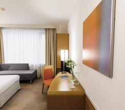 Номер Superior с двуспальной кроватью в Novotel Санкт-Петербург Центр