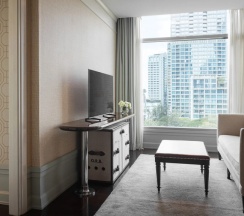 Двухместный люкс c 1 комнатой с видом на парк двуспальная кровать в Oriental Residence Bangkok